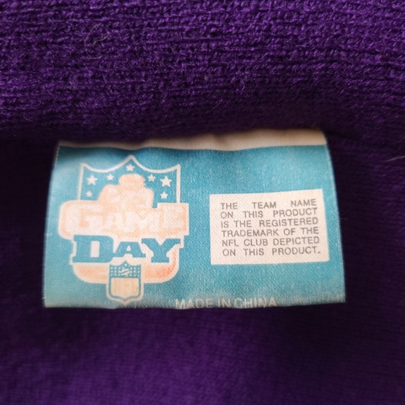 DREW PEARSON MARKETING| GAME DAY|  EMBROIDERED VIKINGS | YOUTH BEANIE| SIZE 8-20 - Picture 4 of 11